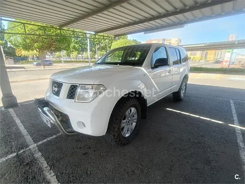 Usado Nissan Pathfinder XE 174 HP (127 kW) 2006 Branco SUV