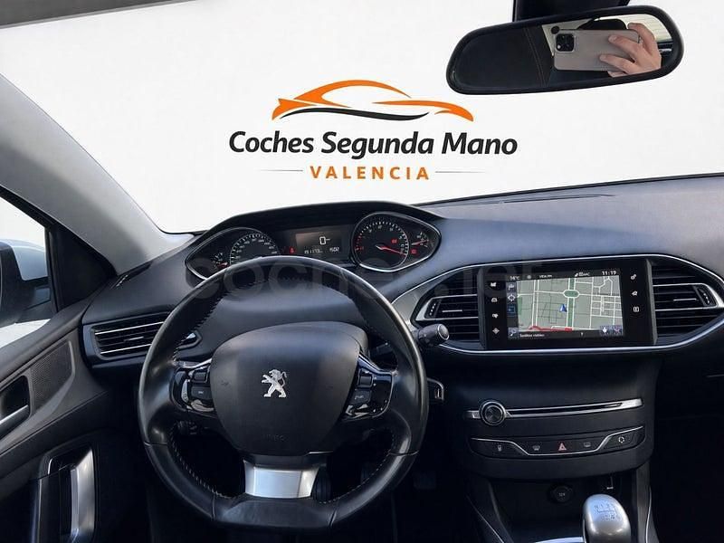 Begagnad Peugeot 308 Allure 120 HK (88 kW) 2015 Vit Sedan