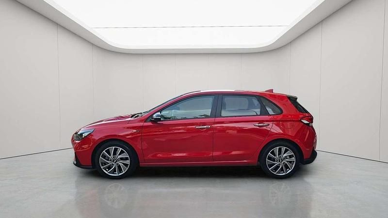 Usado Hyundai i30 N Line 120 CV (88 kW) 2019 Rojo Berlina
