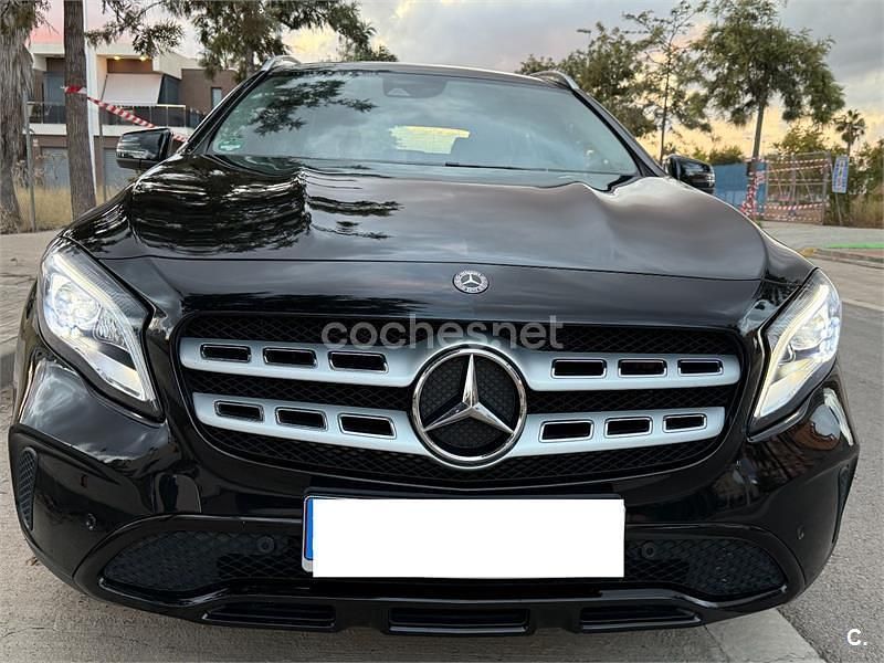 Negro Usado 2017 Mercedes GLA180 AMG line SUV | 22.500 € (Precio justo) - Imagen 1/4