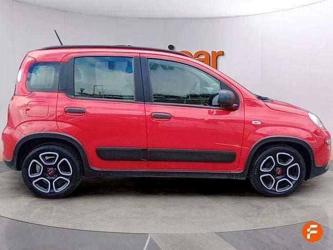 Usado Fiat Panda 70 CV (51 kW) 2022 Rojo Utilitario