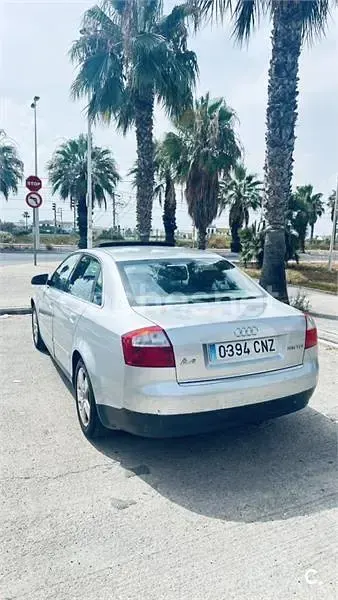 Usado Audi A4 163 CV (119 kW) 2003 Gris / plata Berlina
