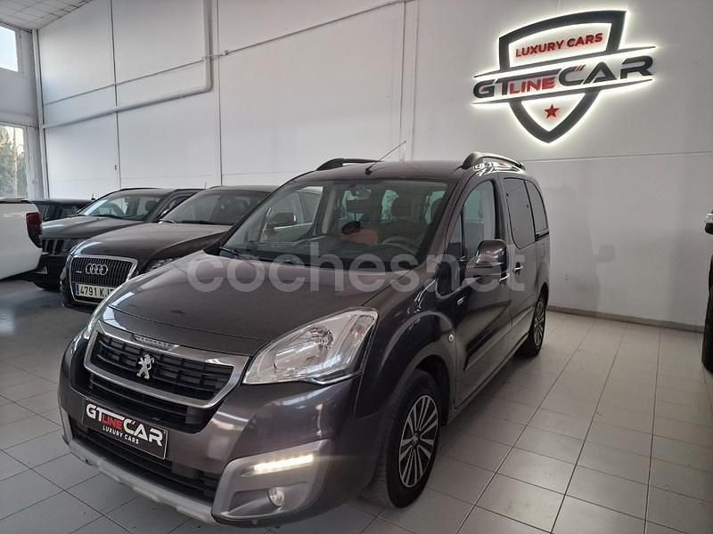 Usado Peugeot Partner Tepee Outdoor 100 CV (73 kW) 2016 Gris / plata Monovolumen