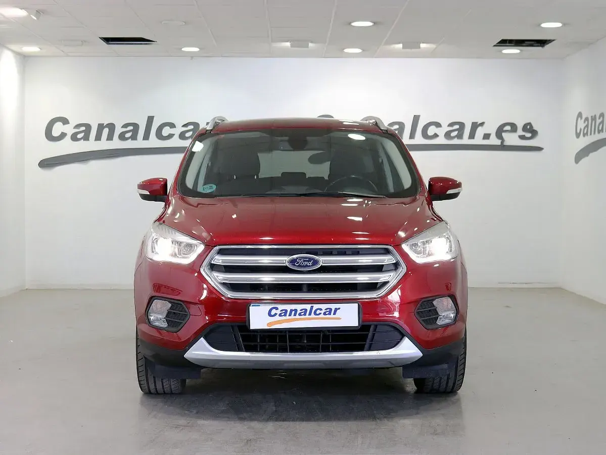 Usado Ford Kuga Titanium 120 CV (88 kW) 2017 Rojo SUV