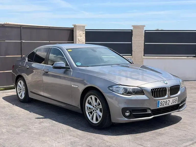 Usado BMW 530 258 CV (189 kW) 2016 Gris / plata Berlina