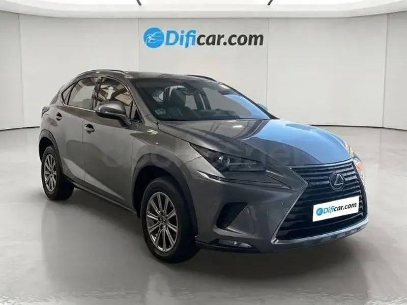 Usado Lexus NX300h 197 CV (144 kW) 2019 Gris / plata SUV