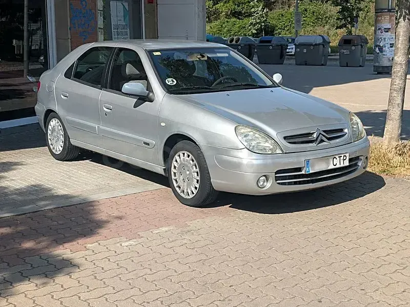 Usado Citroën Xsara 110 CV (80 kW) 2004 Gris / plata Berlina