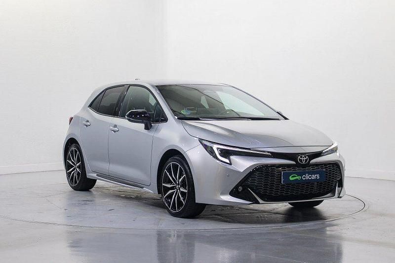 Usado Toyota Corolla Sport 196 CV (144 kW) 2025 Gris / plata Berlina