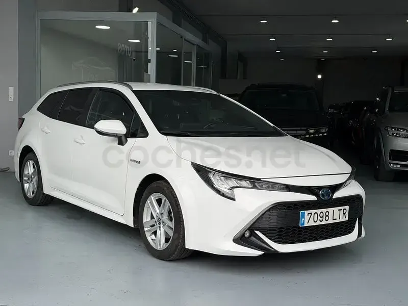 Usado Toyota Corolla Active 122 CV (89 kW) 2021 Blanco Familiar