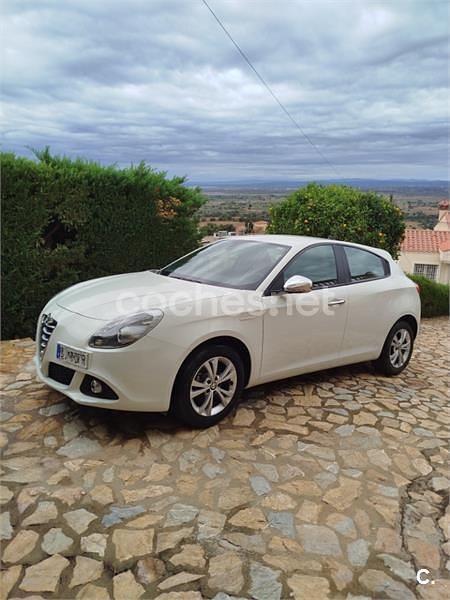 Blanco Usado 2014 Alfa Romeo Giulietta Progression Utilitario | 8750 € (Precio justo) - Imagen 1/4