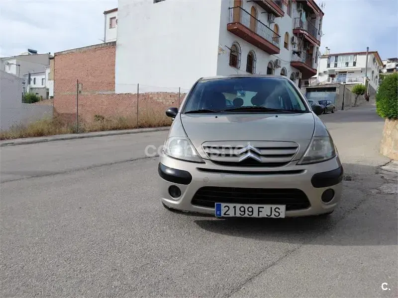 Usado Citroën C3 70 CV (51 kW) 2006 Beige Berlina