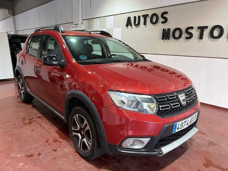 Usado Dacia Sandero Stepway 90 CV (66 kW) 2018 Granate Berlina
