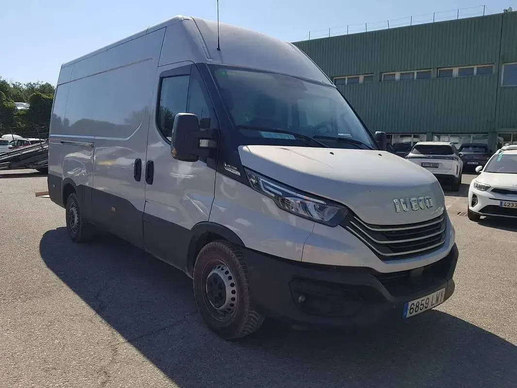Usado Iveco Daily 136 CV (100 kW) 2022 Van