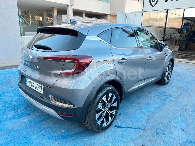 Usado Renault Captur Techno 91 CV (66 kW) 2024 Gris SUV