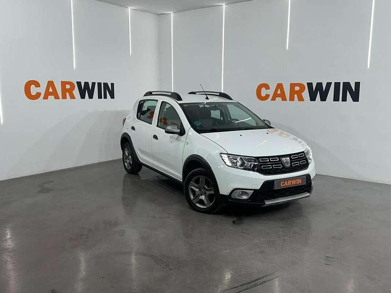 Usado Dacia Sandero Comfort 95 CV (69 kW) 2020 Blanco Utilitario