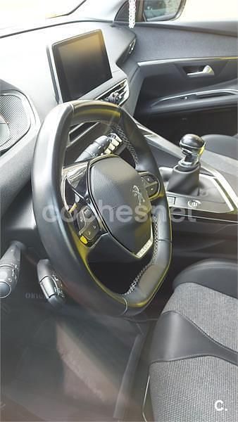 Usado Peugeot 3008 Allure 130 CV (95 kW) 2019 Blanco SUV