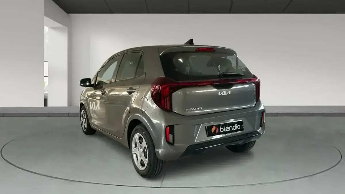 Usado Kia Picanto 63 CV (46 kW) 2025 Gris Utilitario