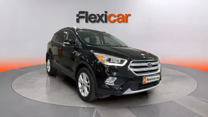 Usado Ford Kuga Business Edition 150 CV (110 kW) 2017 Negro SUV