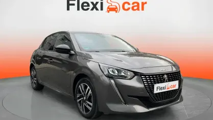 Usado Peugeot 208 Allure 101 CV (74 kW) 2023 Gris Utilitario
