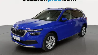 Usado Skoda Kamiq Style 110 CV (80 kW) 2022 Azul SUV