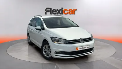Usado VW Touran Advance 115 CV (84 kW) 2019 Blanco Monovolumen