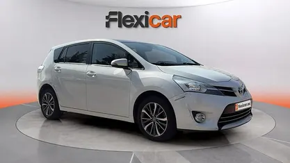 Usado Toyota Verso Advance 132 CV (97 kW) 2016 Blanco Monovolumen