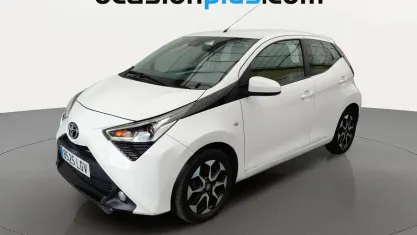 Usado Toyota Aygo X-play 72 CV (52 kW) 2020 Blanco Utilitario