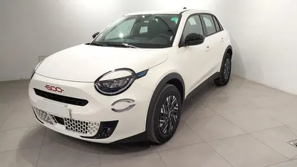 Usado Fiat 600E Red 114 kW (156 CV) 2024 Blanco