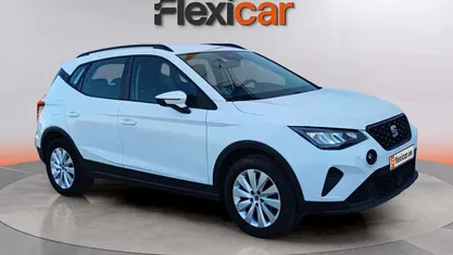 Usado Seat Arona Reference 95 CV (69 kW) 2022 Blanco SUV