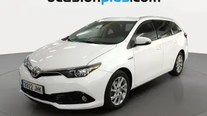 Usado Toyota Auris Active 136 CV (100 kW) 2015 Blanco Monovolumen