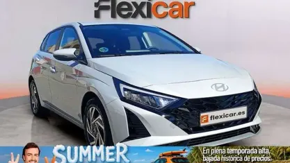 Usado Hyundai i20 101 CV (74 kW) 2025 Gris Utilitario