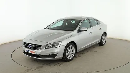 Käytetty Volvo S60 Momentum 136 HP (100 kW) 2015 Harmaa Sedan
