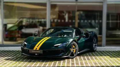 Usado Ferrari 296 830 CV (610 kW) 2025 Verde metalizado