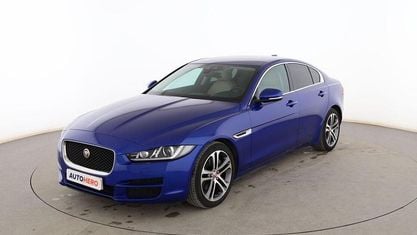 Usado Jaguar XE Prestige 180 HP (132 kW) 2017 Azul Sedan