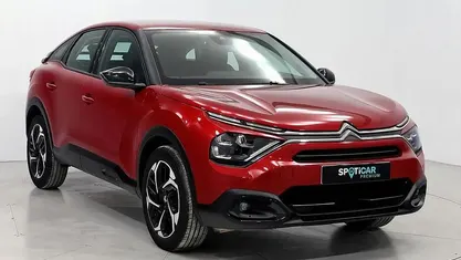 Käytetty Citroën C4 Feel 131 HP (96 kW) 2023 Punainen Sedan