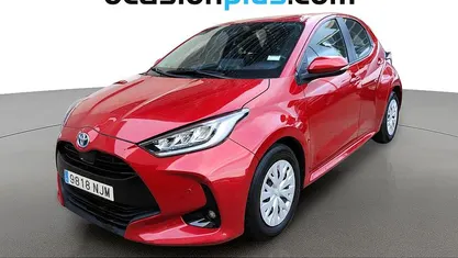 Rojo Usado 2022 Toyota Yaris Hybrid Business Edition Utilitario | 16.228 € (Buen precio)