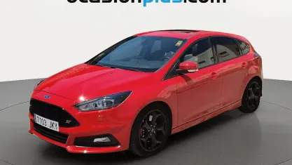 Usado Ford Focus ST 185 CV (136 kW) 2015 Rojo Utilitario
