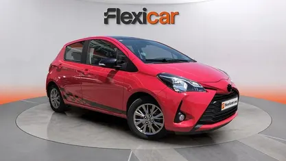Usado Toyota Yaris Active 69 CV (50 kW) 2018 Rojo Berlina