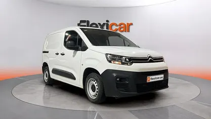 Usado Citroën Berlingo Feel 102 CV (75 kW) 2020 Blanco Monovolumen