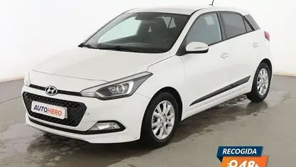 Begagnad Hyundai i20 GO! 85 HK (62 kW) 2016 Vit Sedan