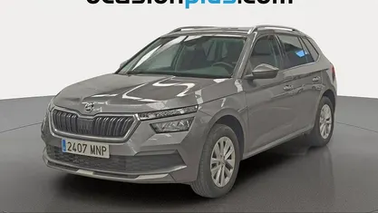 Usado Skoda Kamiq Ambition 110 CV (80 kW) 2024 Gris SUV