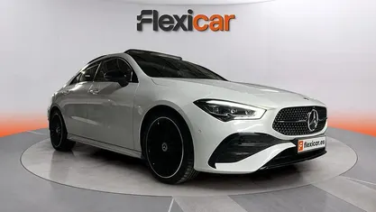 Usado Mercedes CLA200 150 CV (110 kW) 2025 Blanco Berlina