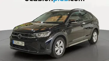 Käytetty VW Taigo Life 110 HP (80 kW) 2022 Musta Katumaasturi
