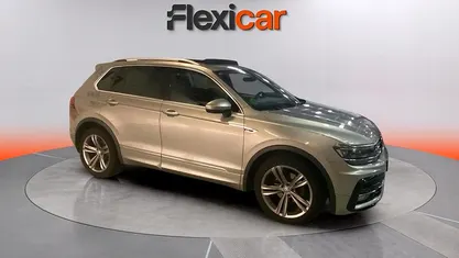 Usado VW Tiguan Sportline 150 CV (110 kW) 2019 Gris SUV