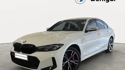 Usado BMW 330e Comfort Edition 292 CV (214 kW) 2025 Berlina