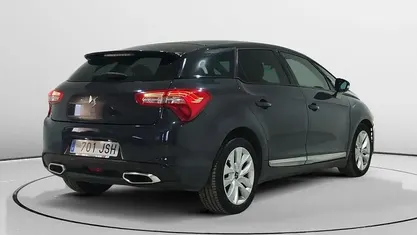 Käytetty DS Automobiles DS5 Style 121 HP (88 kW) 2016 Harmaa Viistoperä