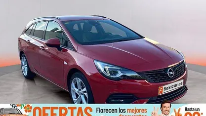 Usado Opel Astra Edition 110 CV (80 kW) 2020 Rojo Familiar