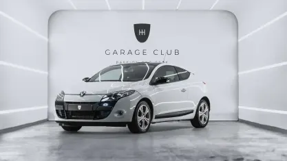 Begagnad Renault Mégane Coupé Dynamique 179 HK (131 kW) 2009 Vit Sportkupé