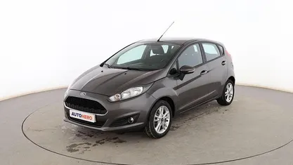 Usado Ford Fiesta Trend 82 CV (60 kW) 2017 Gris Berlina