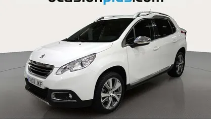 Usado Peugeot 2008 Allure 110 CV (80 kW) 2015 Blanco SUV